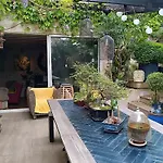 Buky Palace Pons