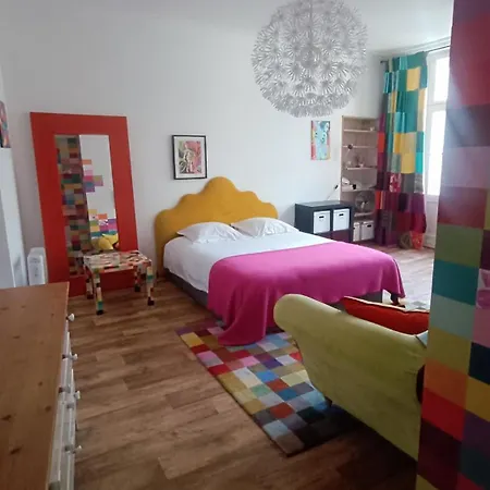 Buky Palace Homestay Pons